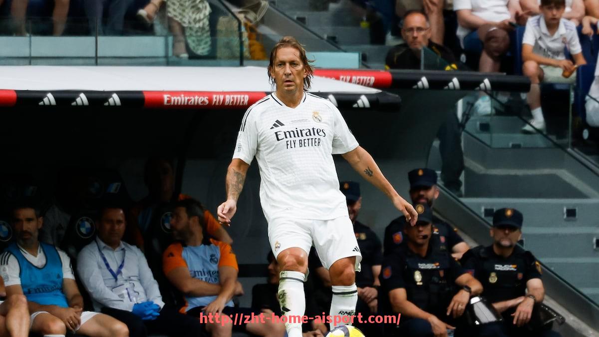 爱体育-火箭队对快船2017年交锋全场录像及战术回顾